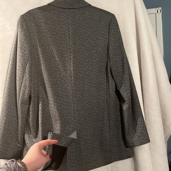 Single button blazer - Picture 3 of 3